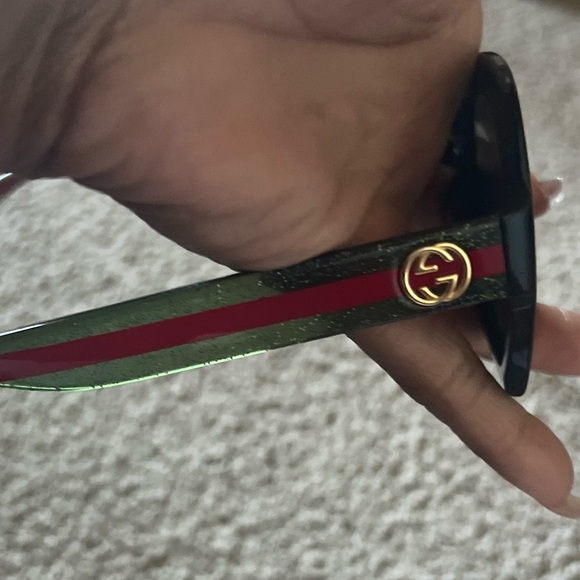 COPY - Authentic Gucci sunglasses - Picture 3 of 12